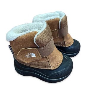 The North Face Alpenglow II toddler size 5 kids snow boots; toddler winter boots